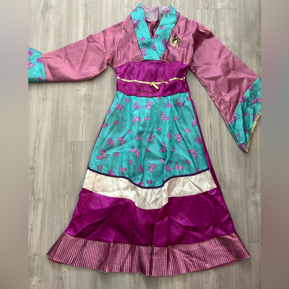 Mulan costume 7/8. Shoes 13/1.